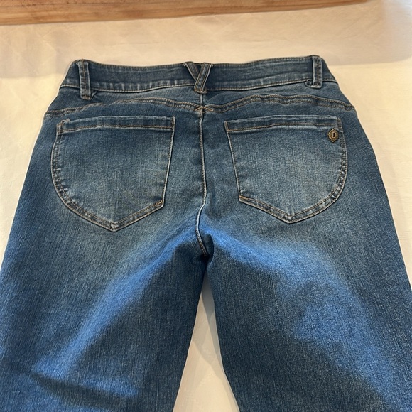 Democracy AB technology Distressed Blue Denim Jeans women’s size 2 EUC - Picture 6 of 7